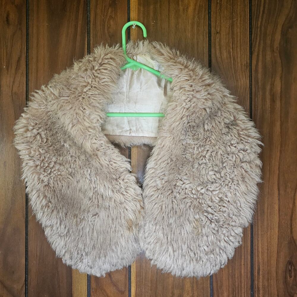 Cozy light brown faux fur collar stole